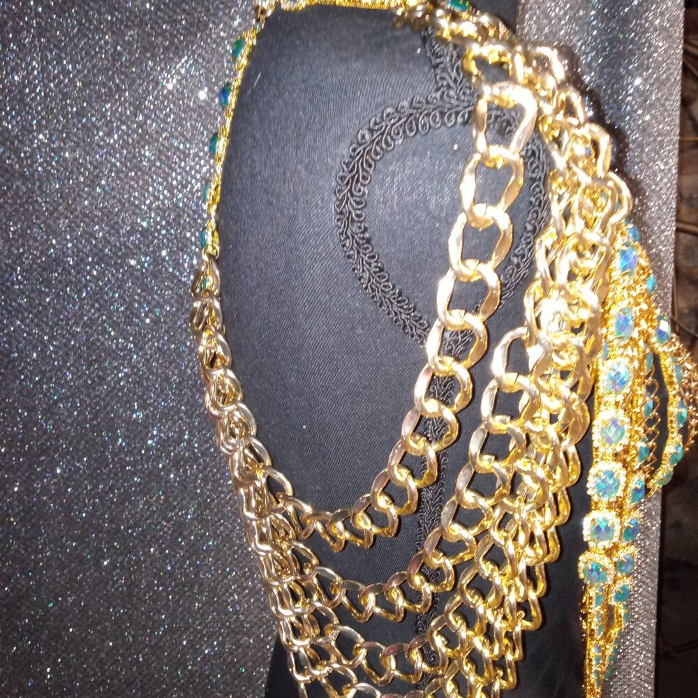 Alluring Crystal Rhinestone Chain - Picture 4 of 4